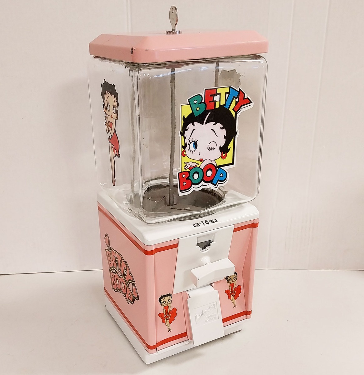 Northwestern Snoepautomaat met Betty Boop Thema