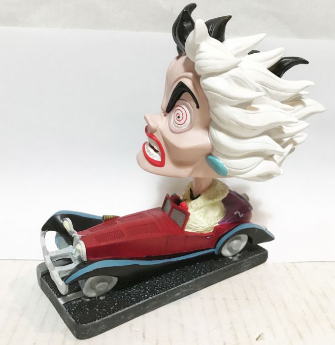 Disney S Cruella De Vil In Auto Bobblehead Beeldje Fiftiesstore Nl