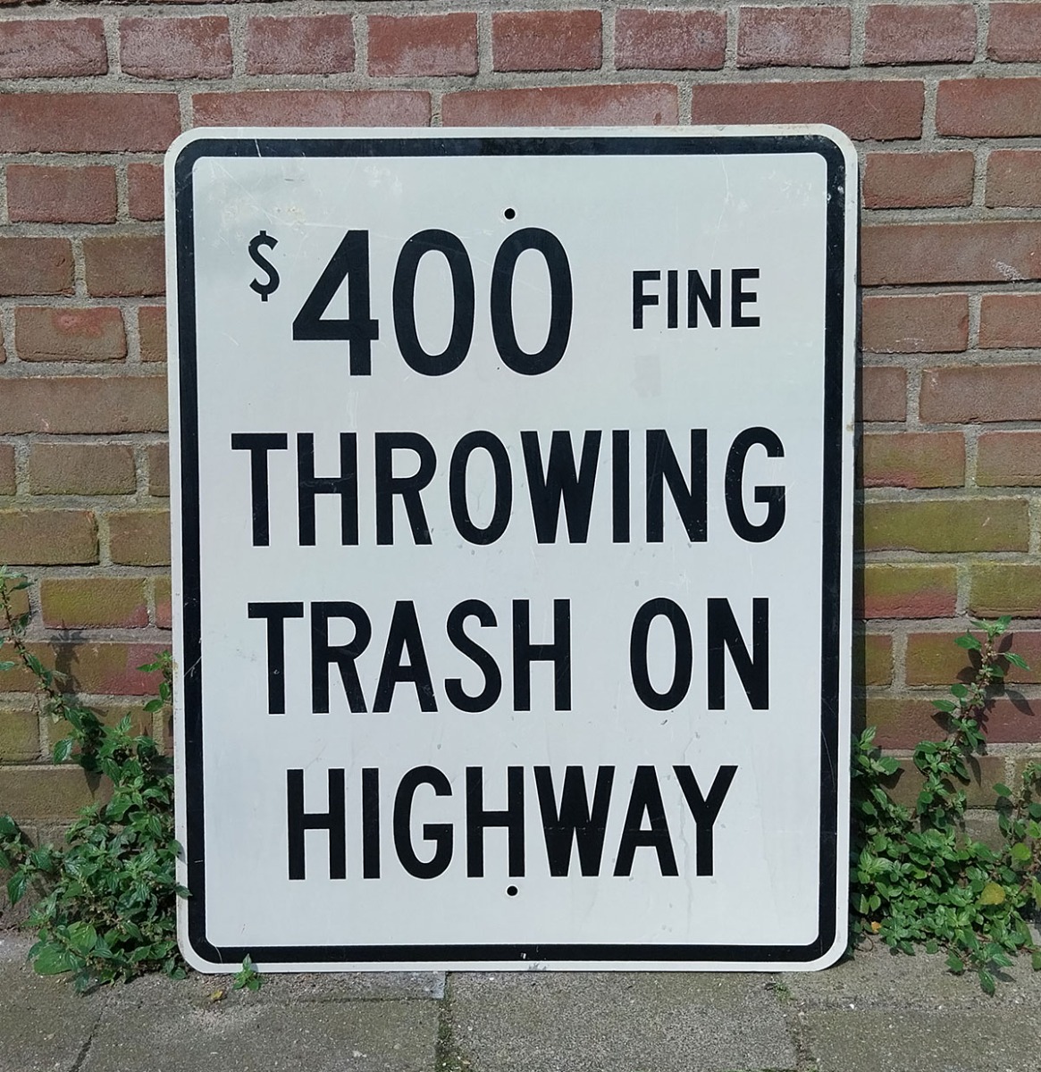 Throwing Trash On Highway Verkeersbord - 76 x 61cm - Origineel